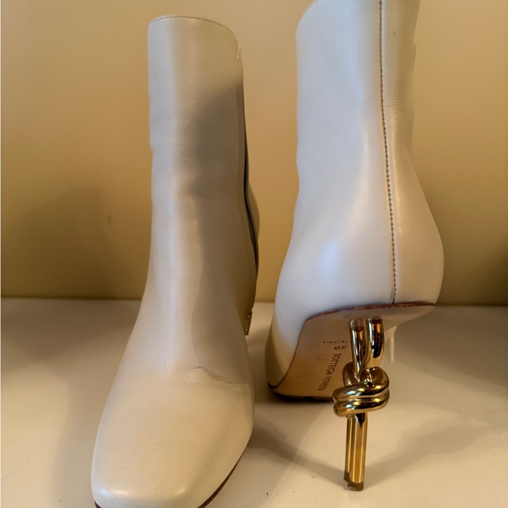 Elegant White Leather Ankle Boots with Gold Heel